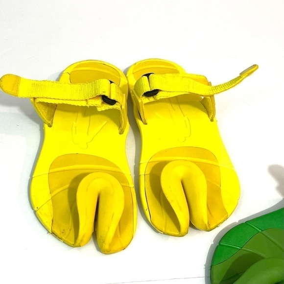Funky yellow sandals - Picture 3 of 6